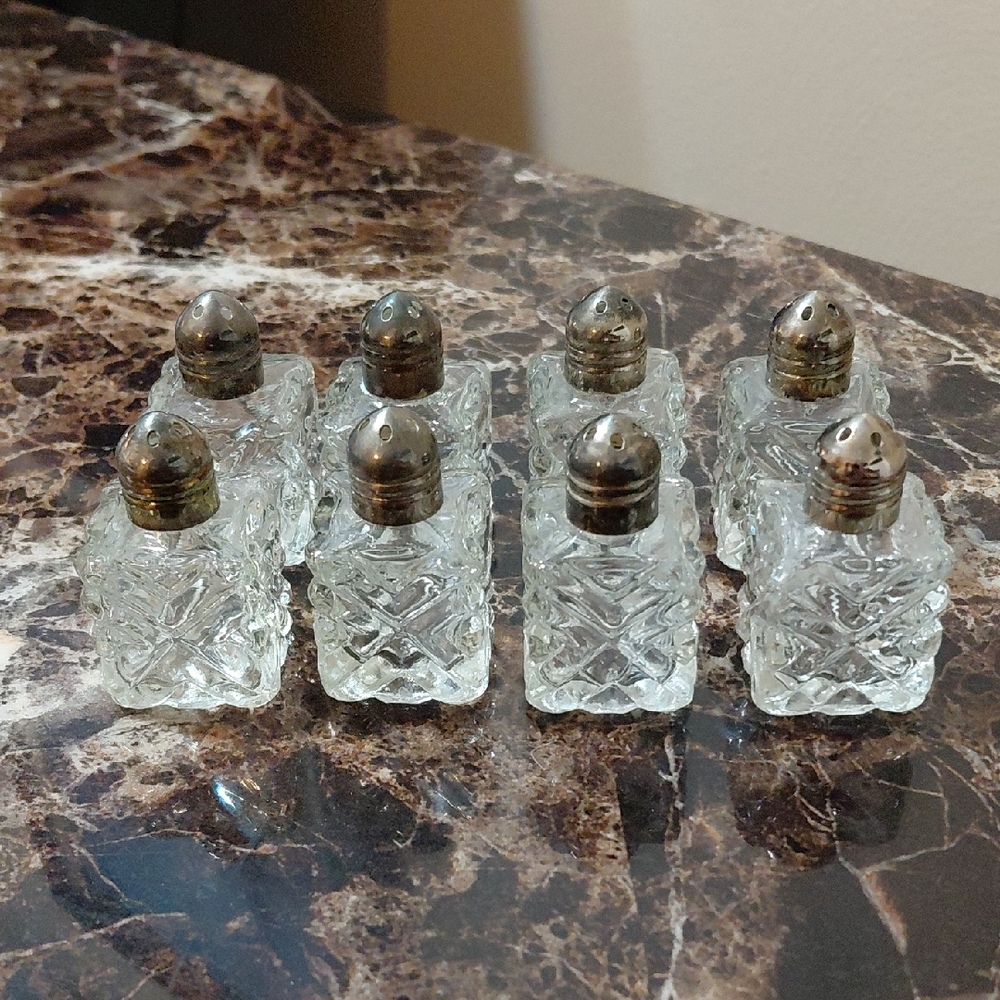 Lot of 8 Vintage Star Glass Works, Faceted Glass Salt and Pepper Shaker Sets